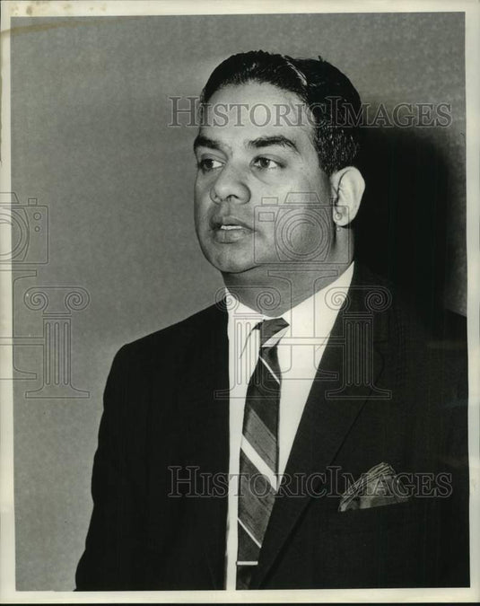 1963 Press Photo Indian Consul P.N. Menon at International House - nob88143