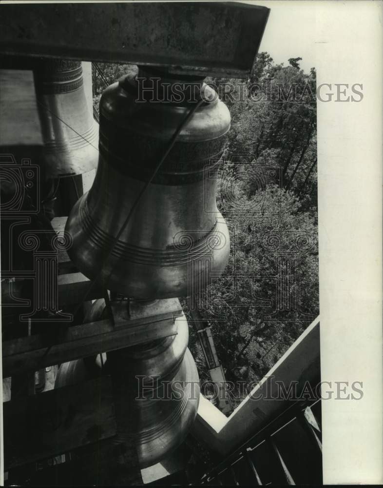 1971 Press Photo Bronze bells at Swampland Carillon in Morgan City, Louisiana- Historic Images