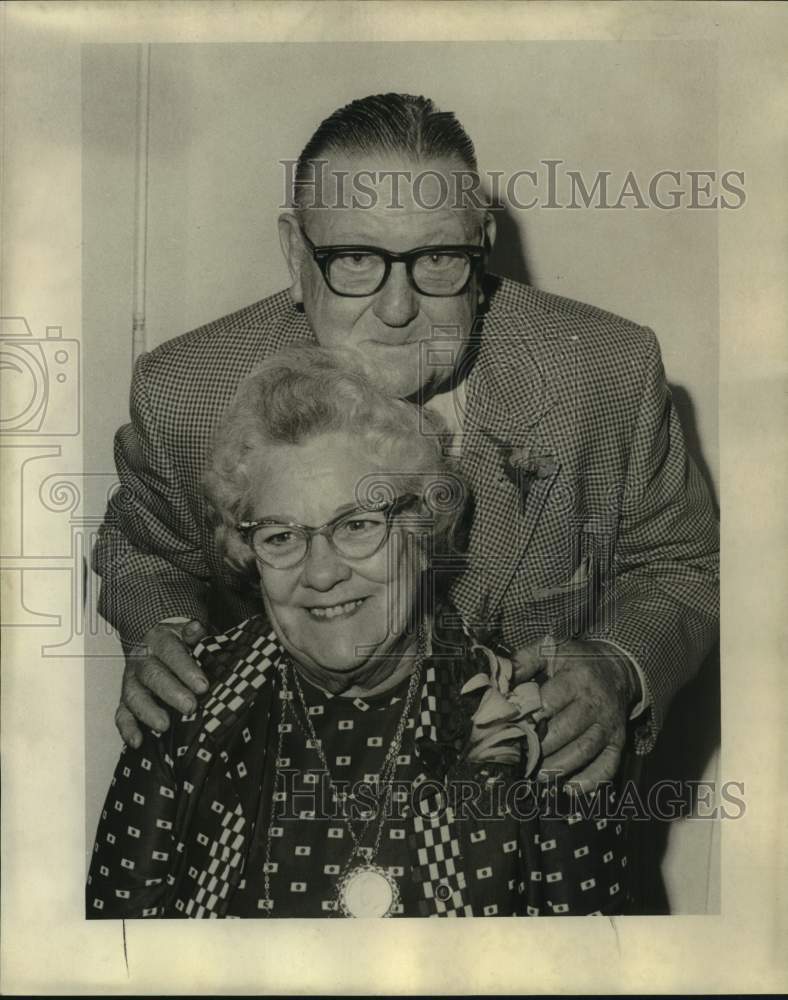 1975 Press Photo Mr. and Mrs. John Menant celebrate golden wedding anniversary- Historic Images