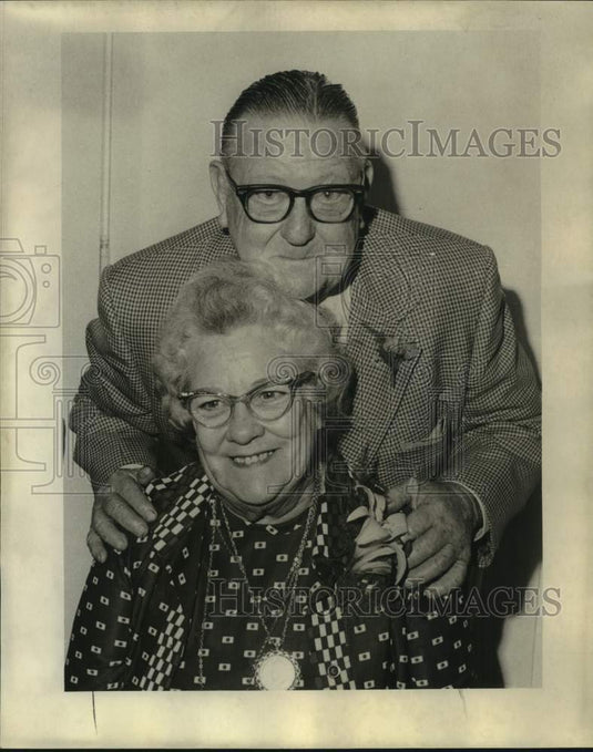 1975 Press Photo Mr. and Mrs. John Menant celebrate golden wedding anniversary- Historic Images