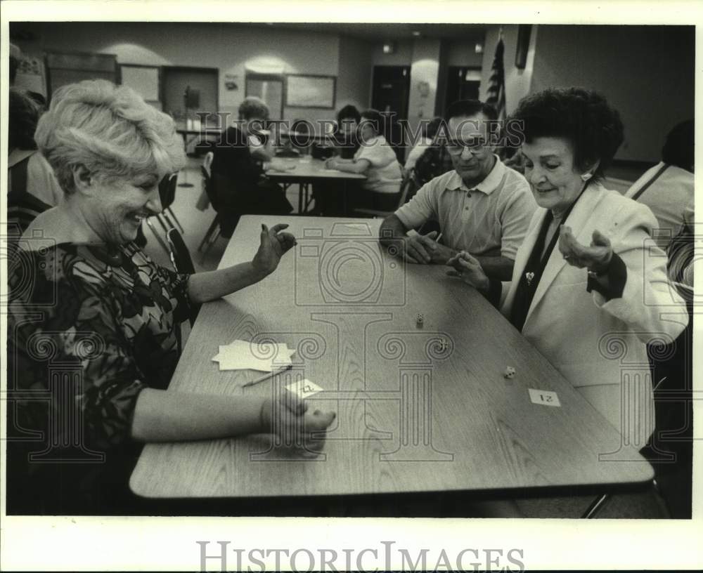 1987 Press Photo During Naim Conference everybody smiles & have a good time- Historic Images