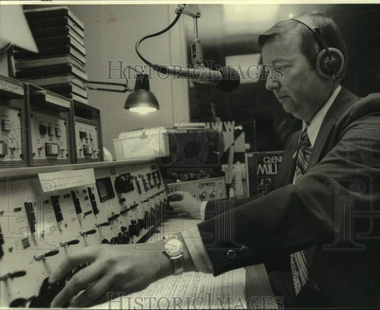 1980 Press Photo Bob Middleton, project director of WWIW- Historic Images