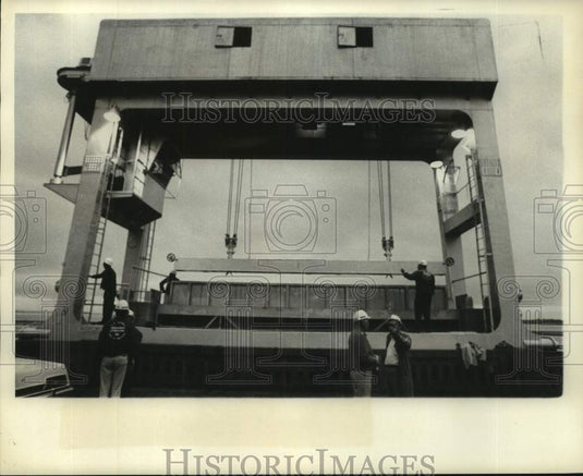 1973 Press Photo Workers during the construction of Morganza Spillway- Historic Images