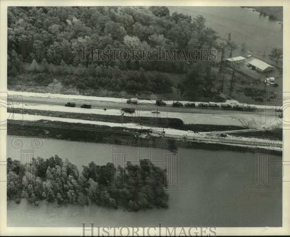 1973 Press Photo Atchafalaya River Flood danger in Morgan City, Louisiana