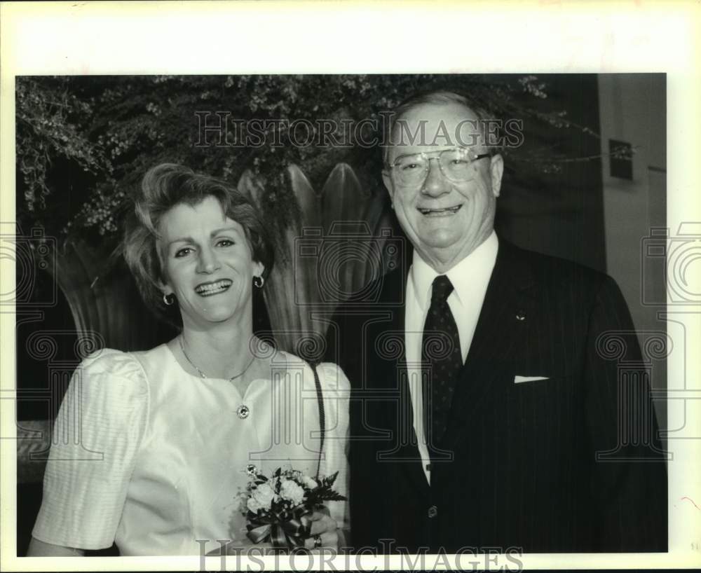 1993 Press Photo Donna Cummings And Judge Henry Mentz Jr., Loyola Law Review- Historic Images