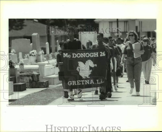 1993 Press Photo Procession Of Students Walk To Former Grave Of John McDonogh