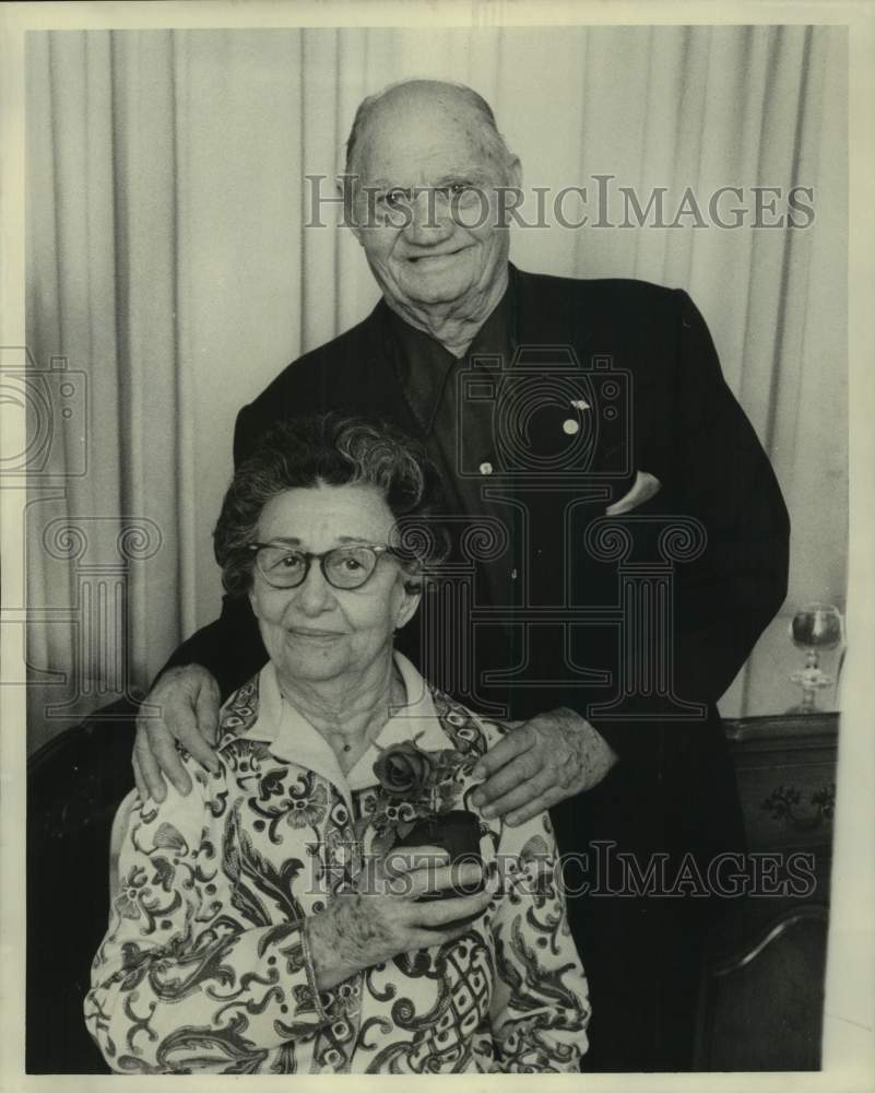 1977 Press Photo Mr. and Mrs. William Murtes celebrate 60th wedding anniversary- Historic Images