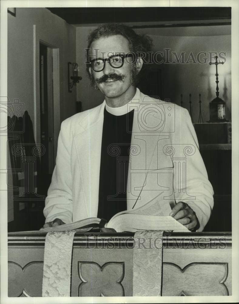 1974 Press Photo Reverend William C. Morris Jr.- Historic Images