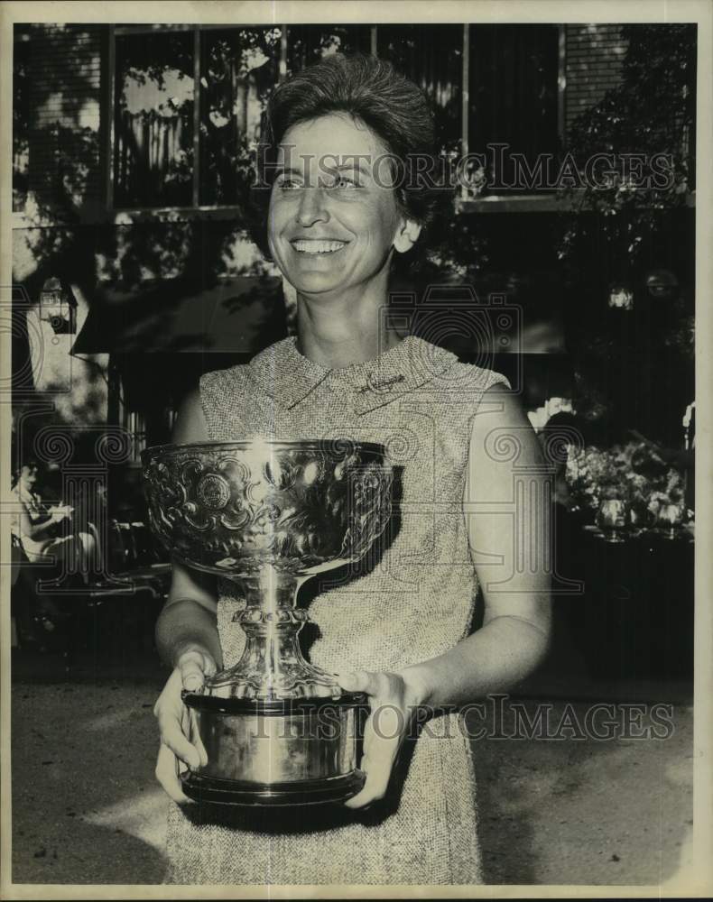 1967 Press Photo NOCC Golf winner Mrs. Wiley Mossy Jr. - nob89851- Historic Images