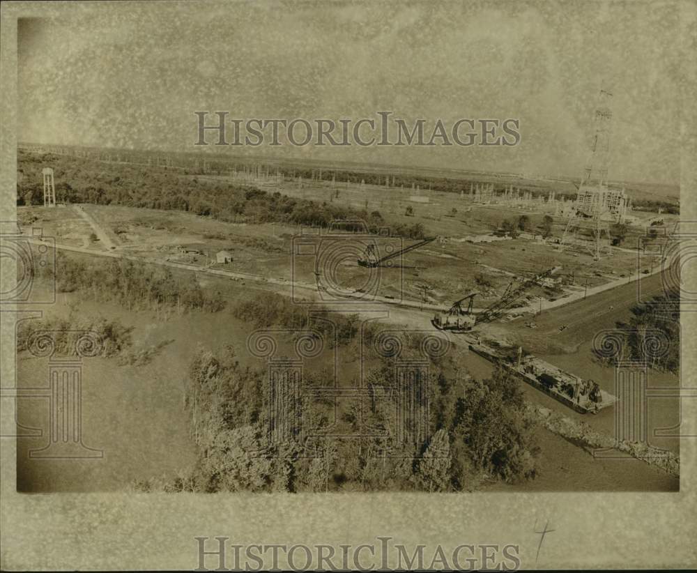 1973 Press Photo Aerial View Of Erosion And New Levee Construction, Montz, LA- Historic Images