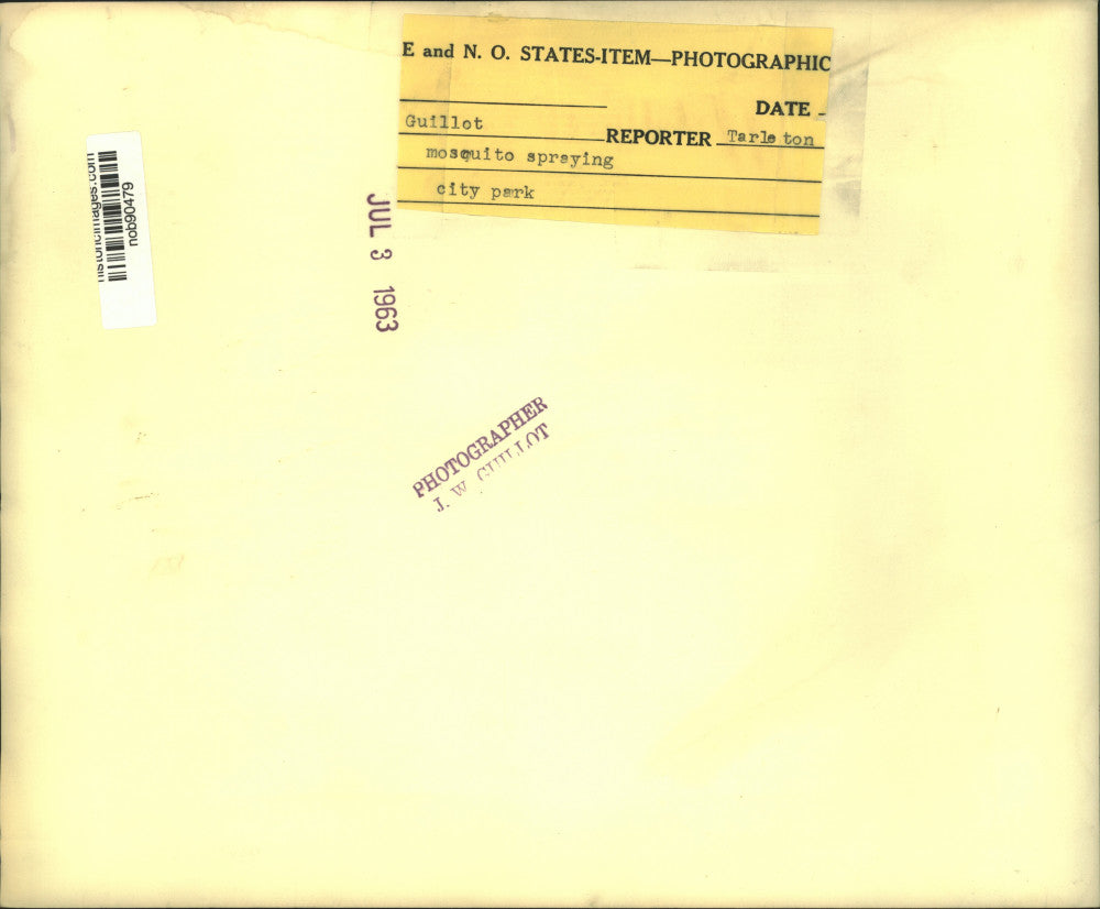 1963 Press Photo Mosquito spraying at New Orleans city park - nob90479