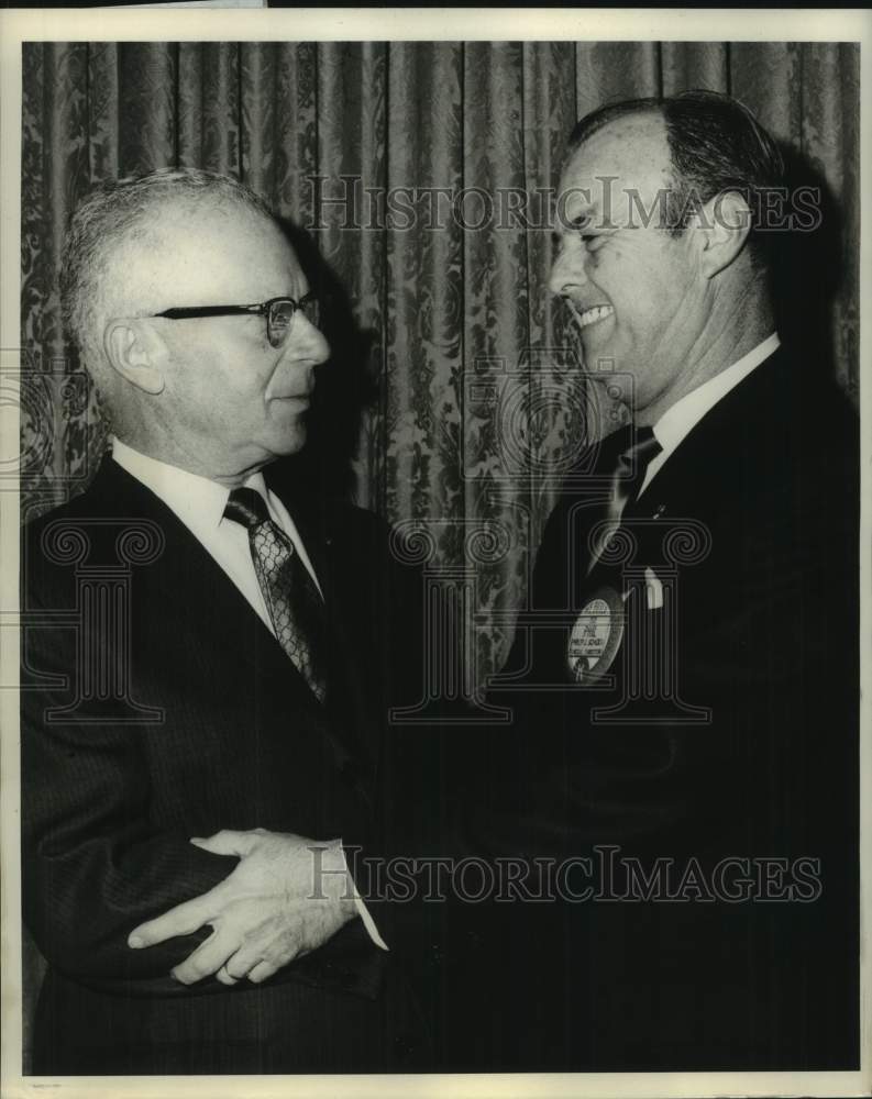 Load image into Gallery viewer, 1969 Press Photo Doctor Louis Monte and Philip Schoen III of Kiwanis Club
