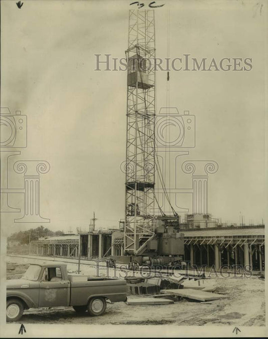 1969 Press Photo Construction of the Monsignor Wynhoven Apartment in Marrero