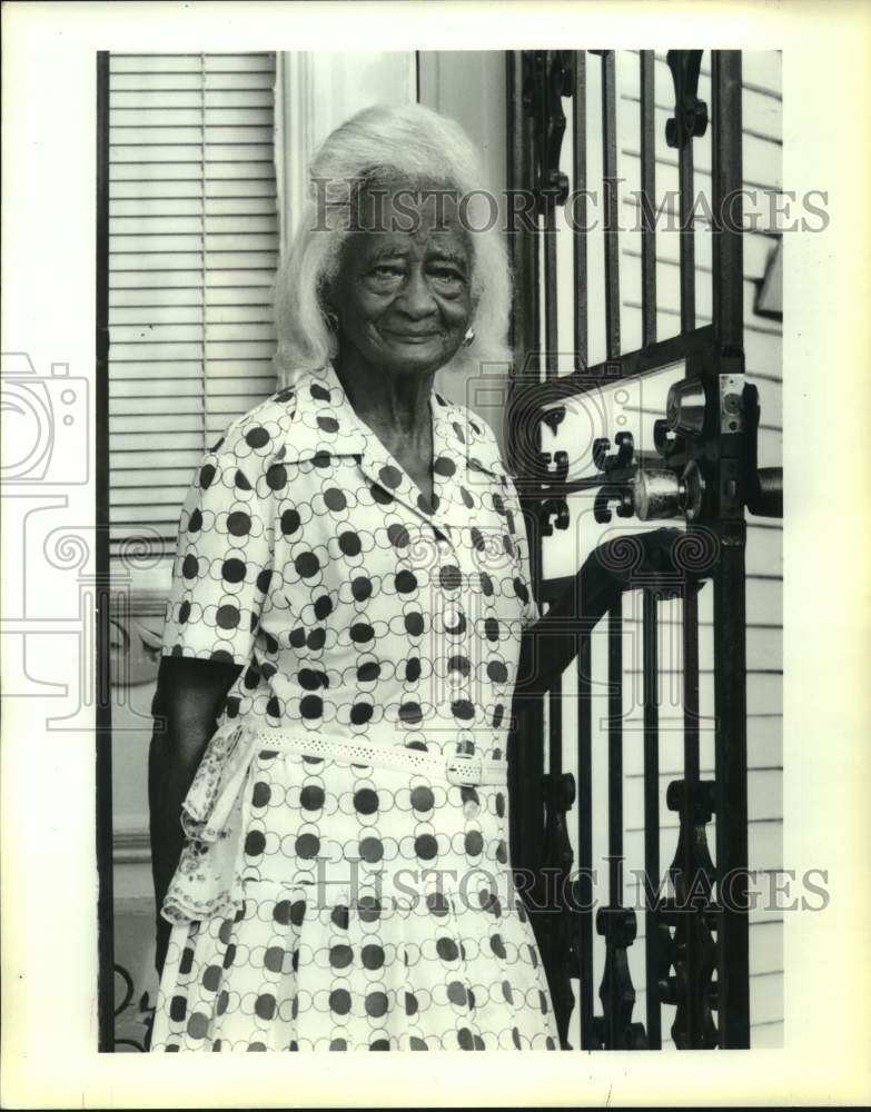 1991 Press Photo Alice Montana at 1313 St. Anthony Avenue in New Orleans- Historic Images