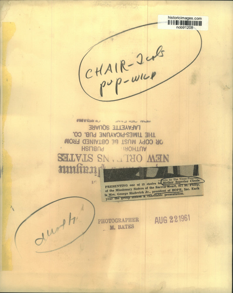 1961 Press Photo Mrs. George Sladovich Jr. of HOPE with Mother Superior Cleofe