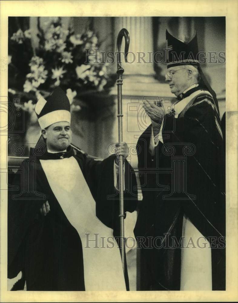 1990 Press Photo Bishop Robert W. Muench And Archbishop Francis B. Schulte- Historic Images