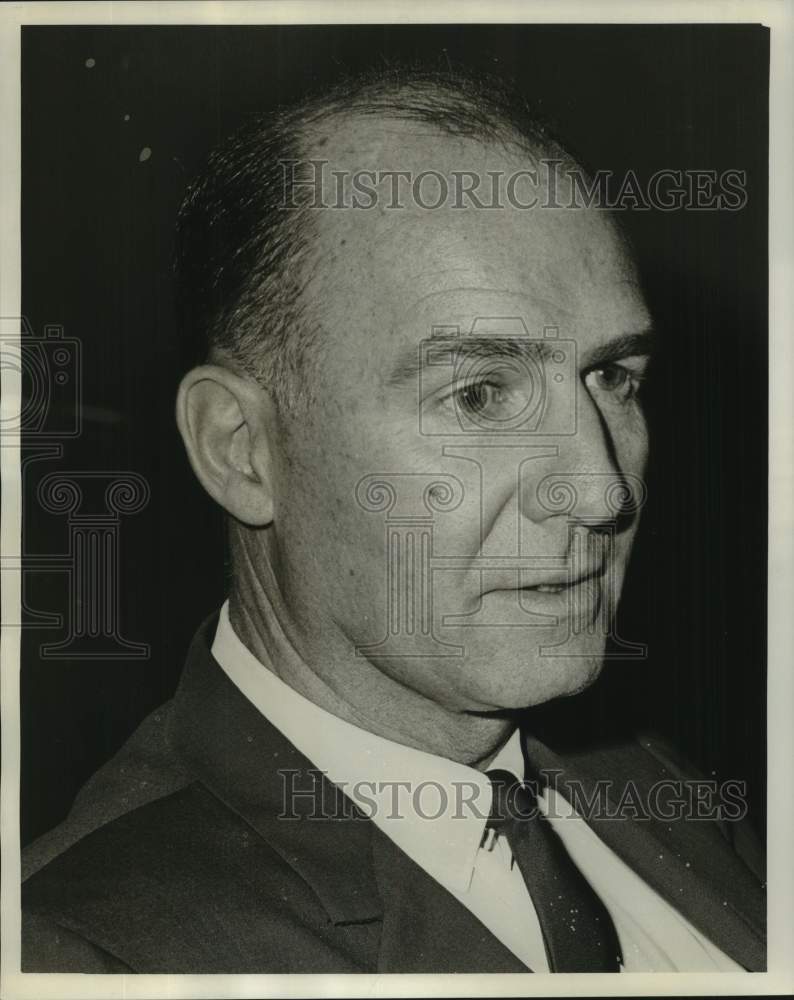 1966 Press Photo Gene S. Muehleisen Speaks To Police Chiefs, Monteleone Hotel- Historic Images