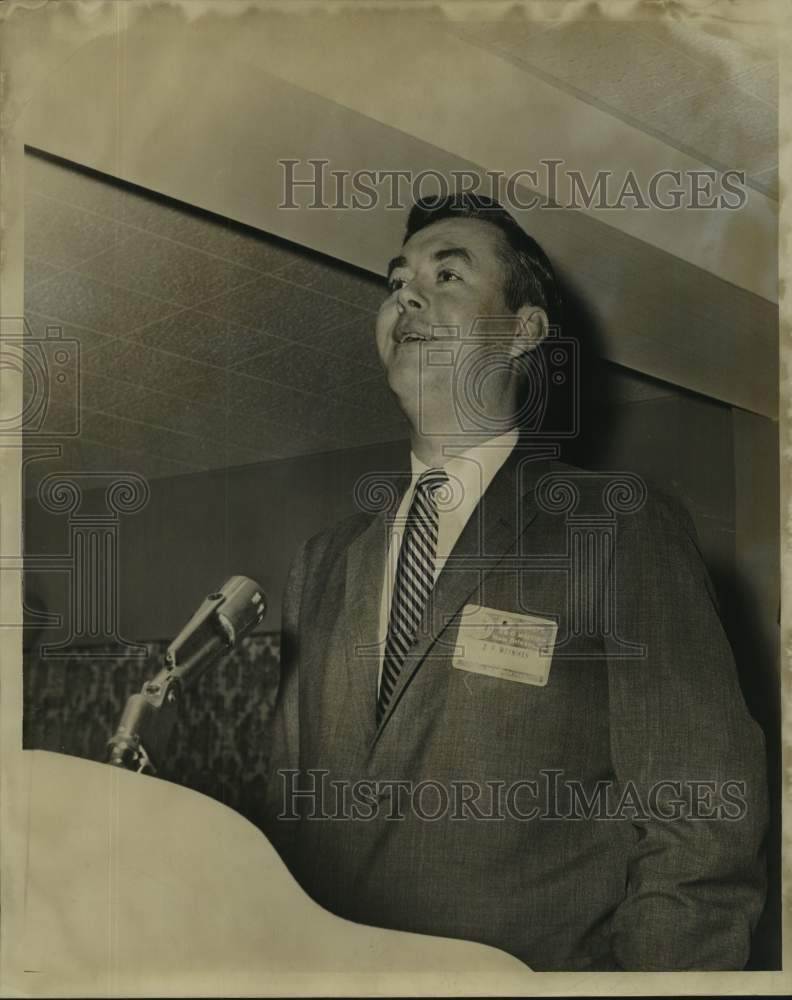 Load image into Gallery viewer, 1963 Press Photo D.P. Moynihan, Buweps Speaker - nob91327
