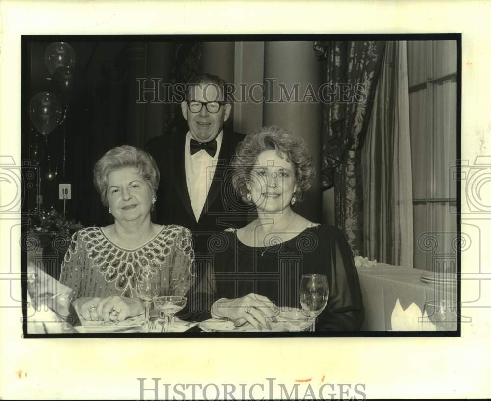 1989 Press Photo Cancer Crusaders - Betsy Reising, Gail Moore, Emanuel J. Glinky- Historic Images