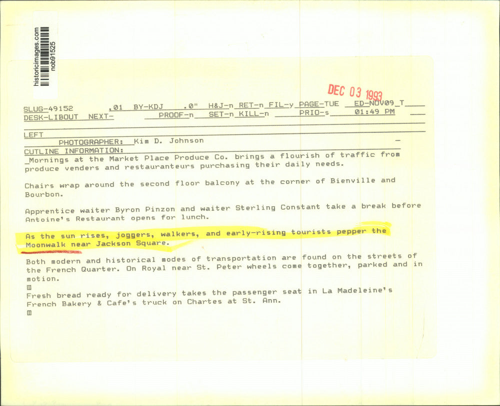 1993 Press Photo A jogger at Moonwalk near Jackson Square in New Orleans