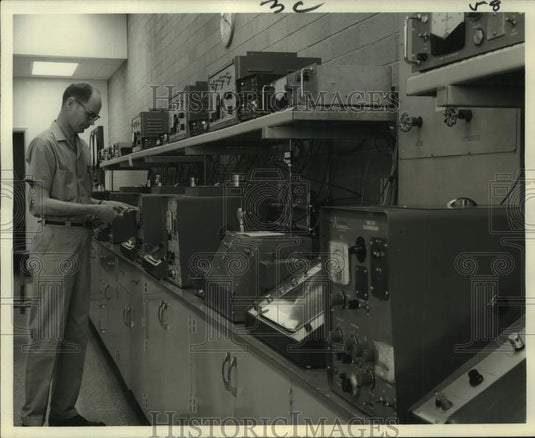 1967 Press Photo Gas Chromatographs used at Monsanto's Chocolate Bayou Plant- Historic Images