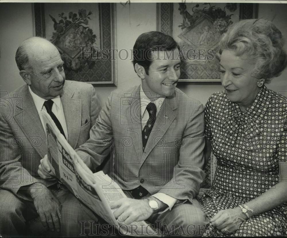 1974 Press Photo Henson Moore with his father and mother - nob91647- Historic Images