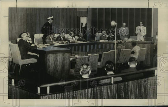 1957 Press Photo New Orleans Mayor Morrison addresses the Commission Council