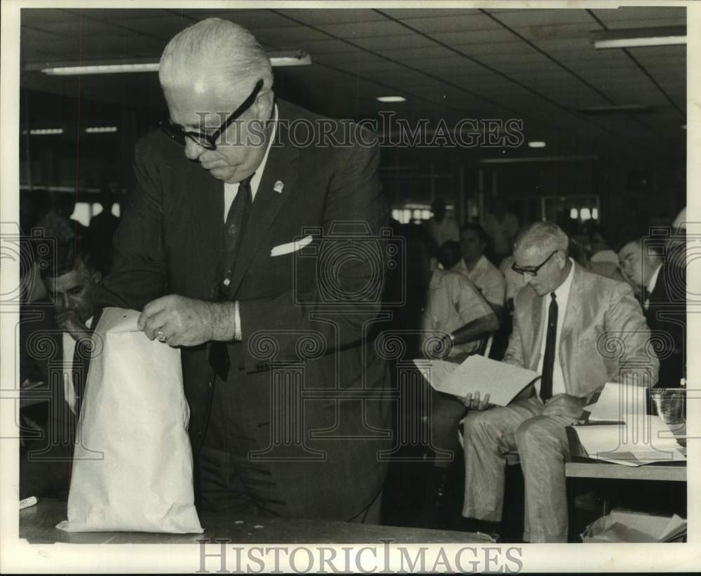 1968 Press Photo Sidney Mouton, Louisiana State Racing Commission Secretary- Historic Images