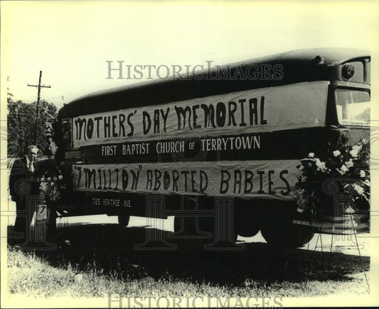 1980 Press Photo Mothers Day Memorial-Terrytown Bus Protesting Abortion- Historic Images