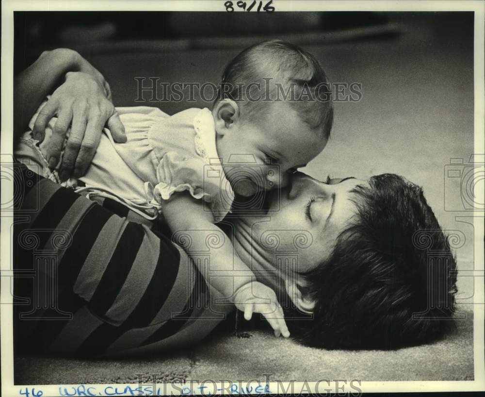 1984 Press Photo Debbie Navarra, Daugher Rachel, Mothercise Class, LaPlace- Historic Images