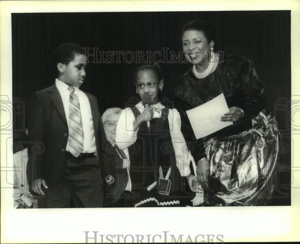 Press Photo Children Participating In Tribute To Dr. King, Guided By Kathy Bacon- Historic Images