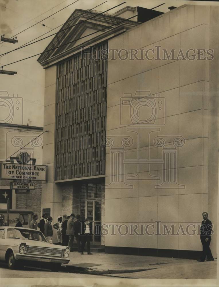 1967 Press Photo Three bandits wearing masks held up National Bank of Commerce