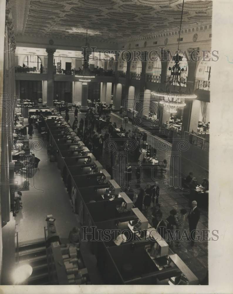 1968 Press Photo View of redecorated lobby of the National Bank of Commerce