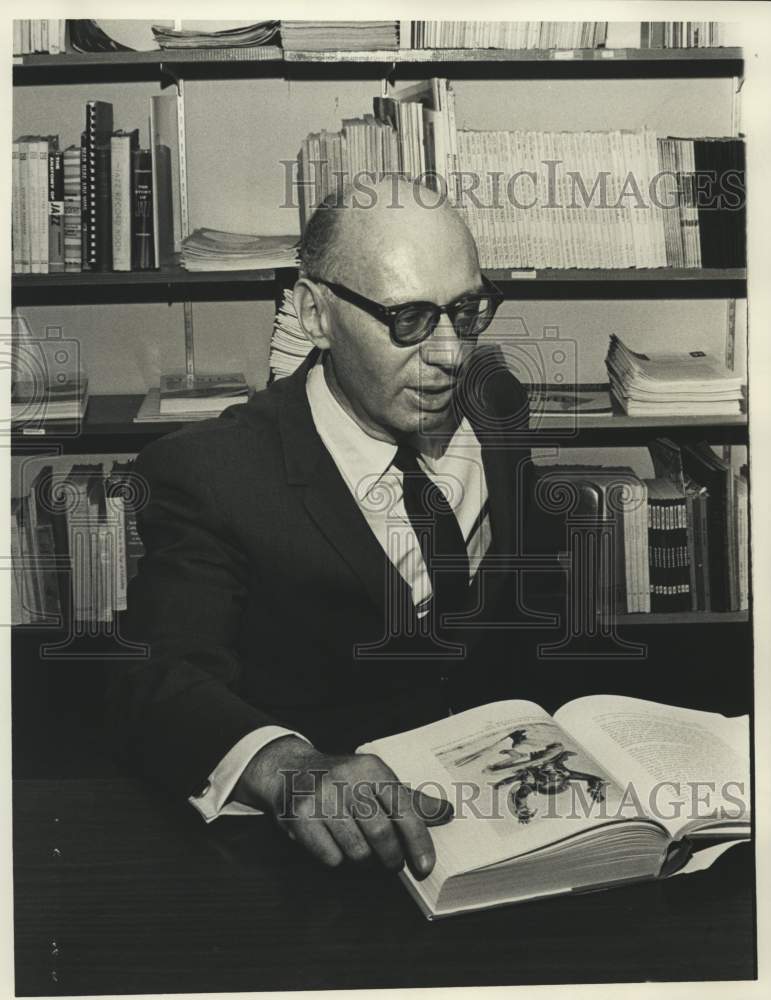 1966 Press Photo Doctor Hans Nathan of Tulane University- Historic Images