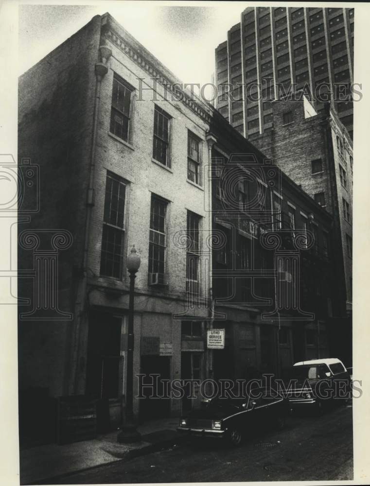 1982 Press Photo Buildings at 524-530 Natchez Street will be renovated