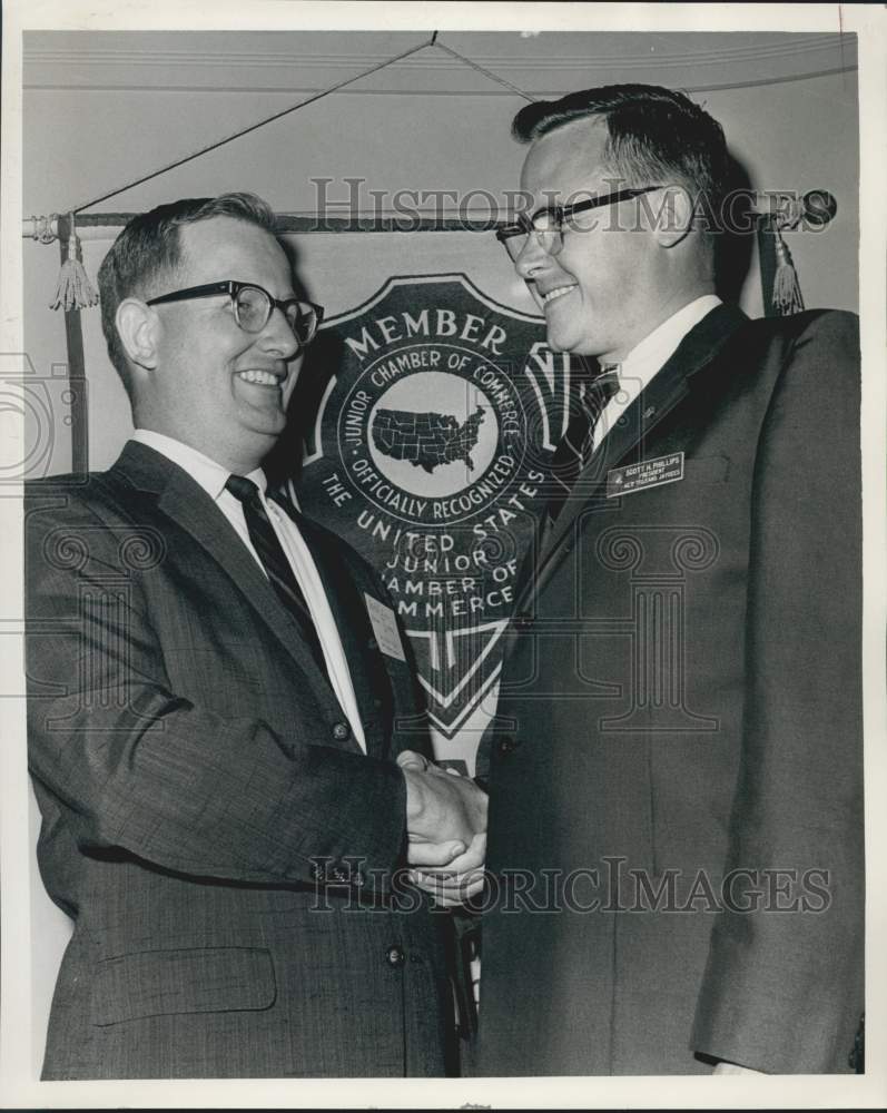 Load image into Gallery viewer, 1963 Press Photo Officers of the New Orleans East Junior Chamber during election
