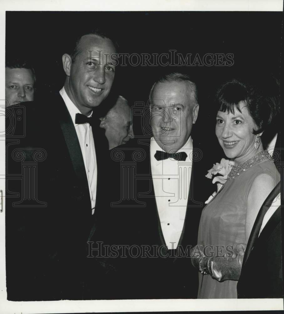 1967 Press Photo Peter Roselle, Mr. and Mrs. James Morrison at Mardi Gras Ball- Historic Images