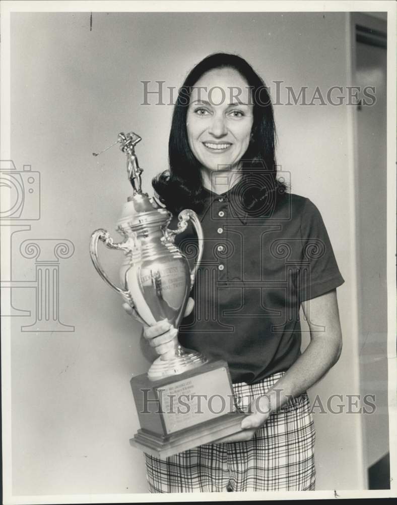 1971 Press Photo Mrs. John Moore won Lakewood Ladies Club Championship Golf- Historic Images