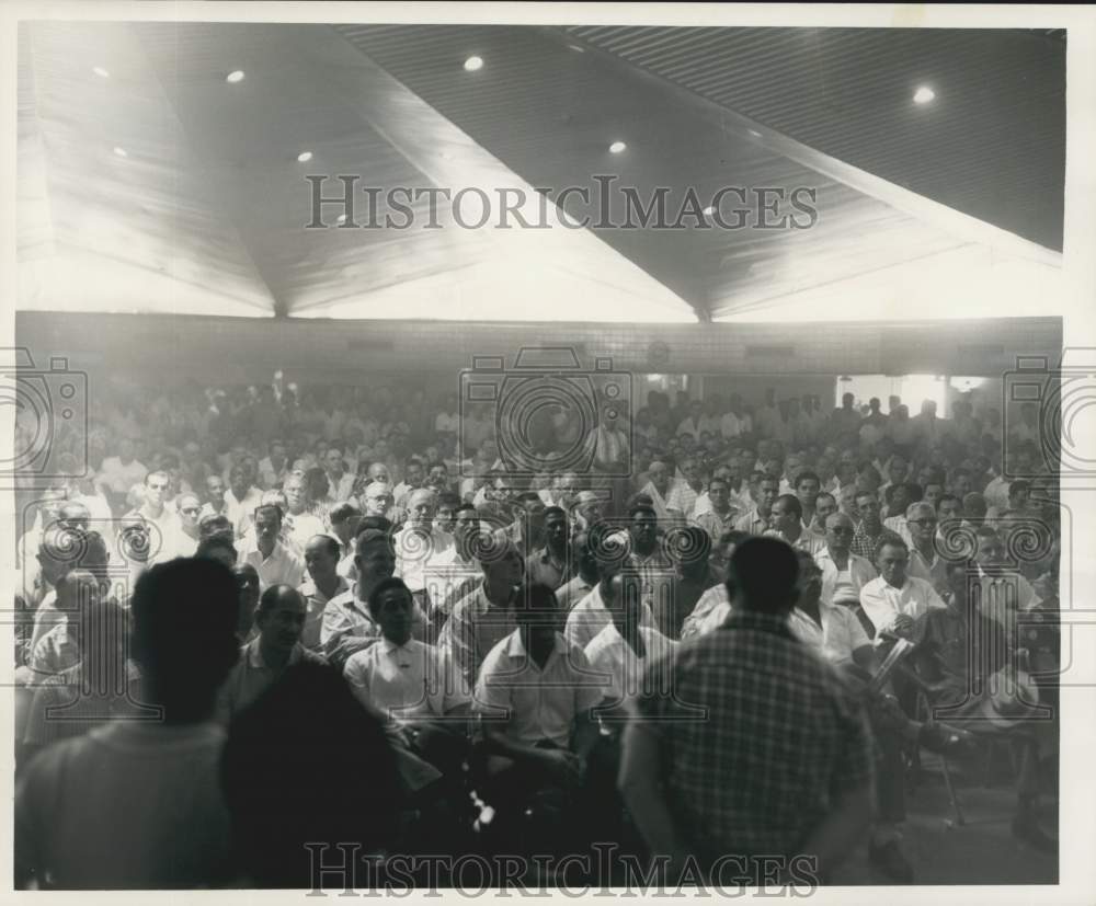 1961 Press Photo Delegates inside the hall during NMU meeting at Union Hall- Historic Images