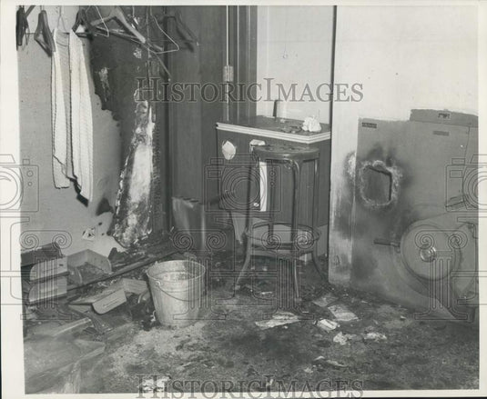 1968 Press Photo Scorched debris litters vault at National Bank of Commerce