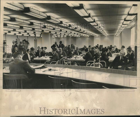 1965 Press Photo CAB examiner Ross Newman faces the hearing in Federal Building- Historic Images