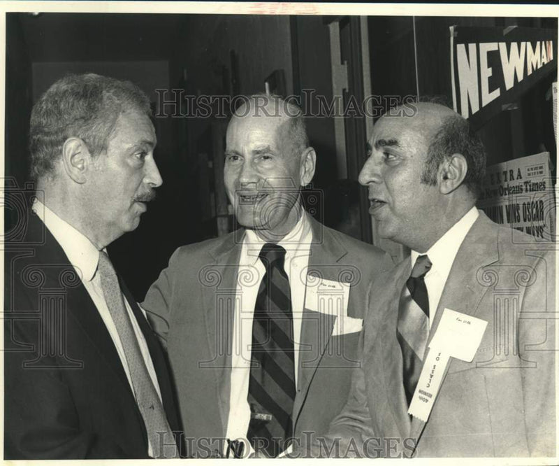 Load image into Gallery viewer, 1983 Press Photo Reunion of the class of '43 Isidore Newman School - nob93137
