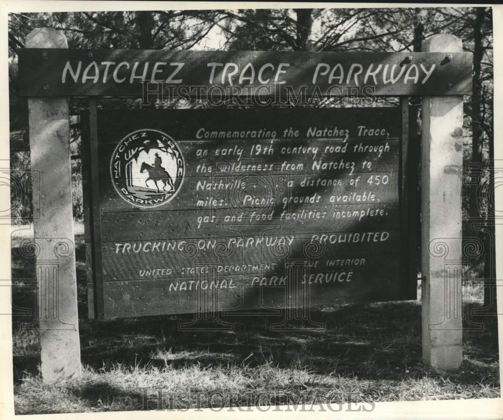 1978 Press Photo Sign Welcoming Travelers To Natchez Trace Parkway - nob93357