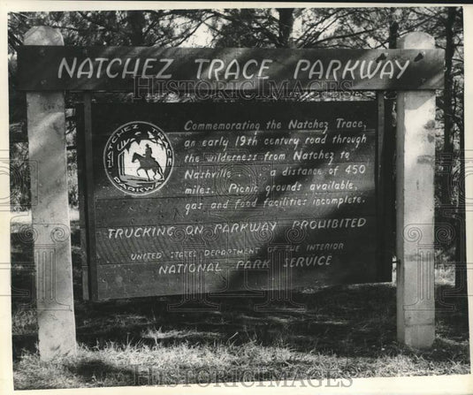 1978 Press Photo Sign Welcoming Travelers To Natchez Trace Parkway - nob93357