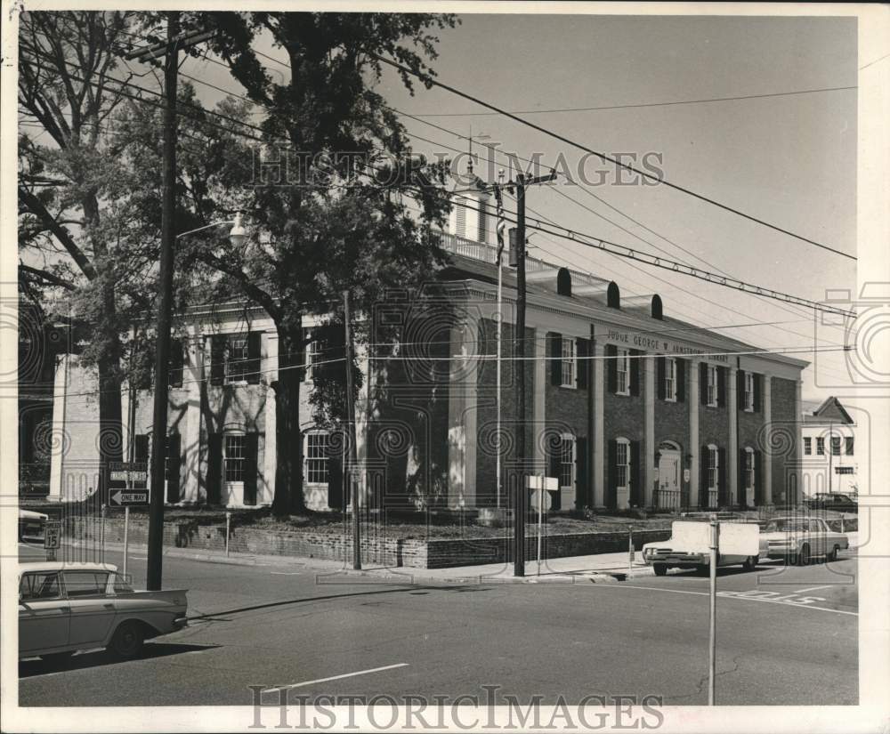 1967 Press Photo Judge George W. Armstrong Memorial Library - Historic Images