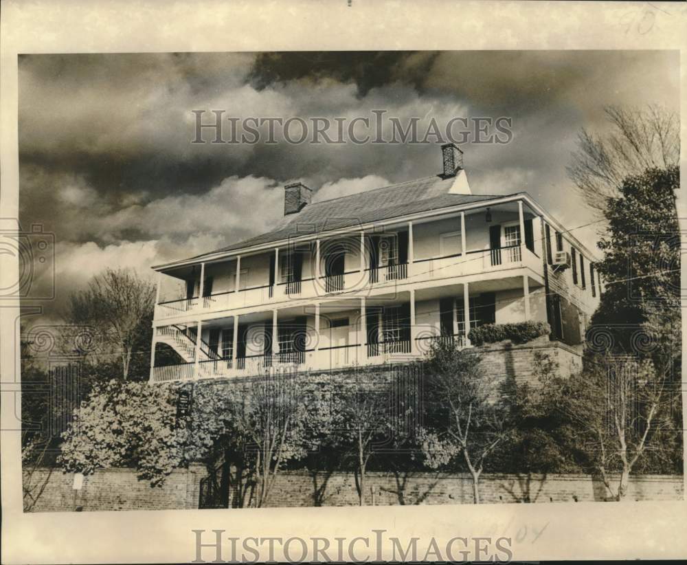 1975 Press Photo Connelly's Tavern, built from ships timbers- Historic Images
