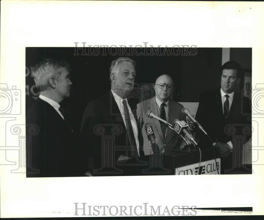 1992 Press Photo University of New Orleans folks announce plans for research- Historic Images