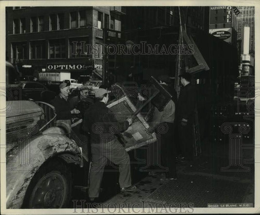 1972 Press Photo Loading equipment for the Metropolitan Opera Tour - nob93710- Historic Images