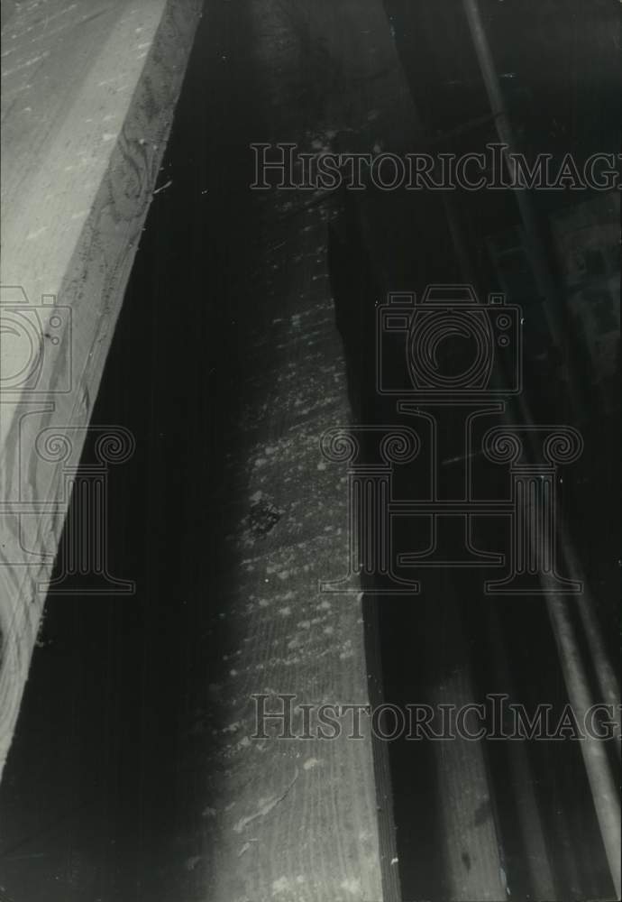 1964 Press Photo Powdery substance left by powder post beetles on a home- Historic Images
