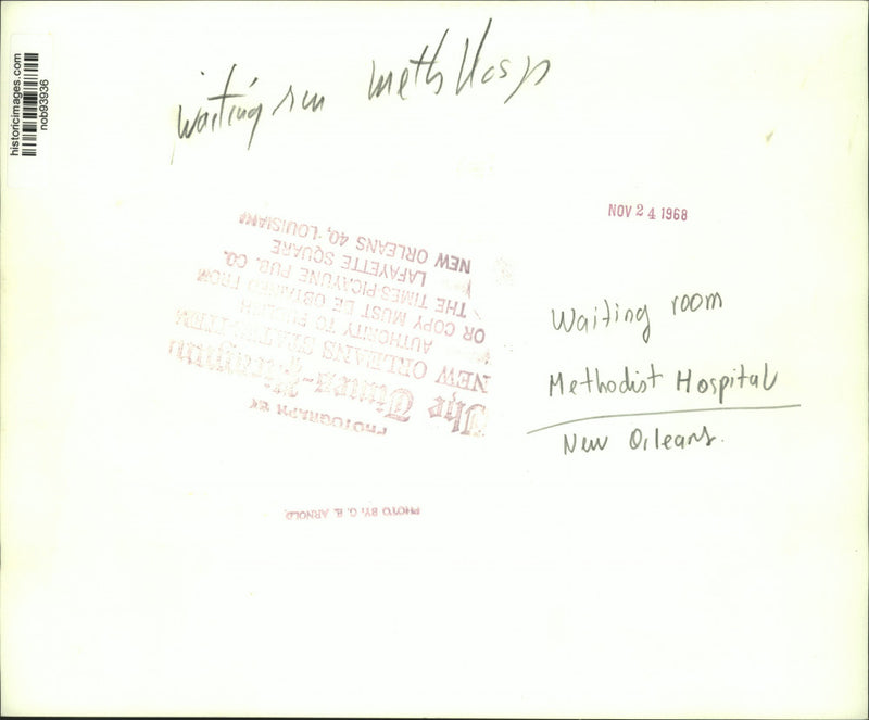 Load image into Gallery viewer, 1968 Press Photo Waiting room of the Methodist Hospital in New Orleans
